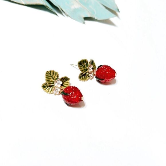 Strawberry dangle earrings S157 - Picture 2 of 4